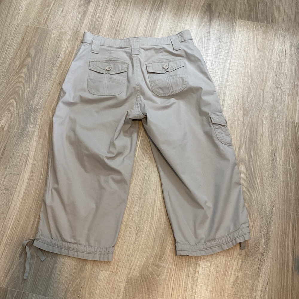 Capris - Picture 2 of 2